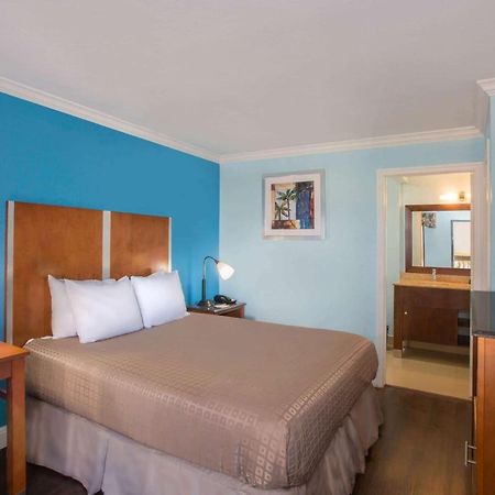 Days Inn By Wyndham Florida City Eksteriør bilde