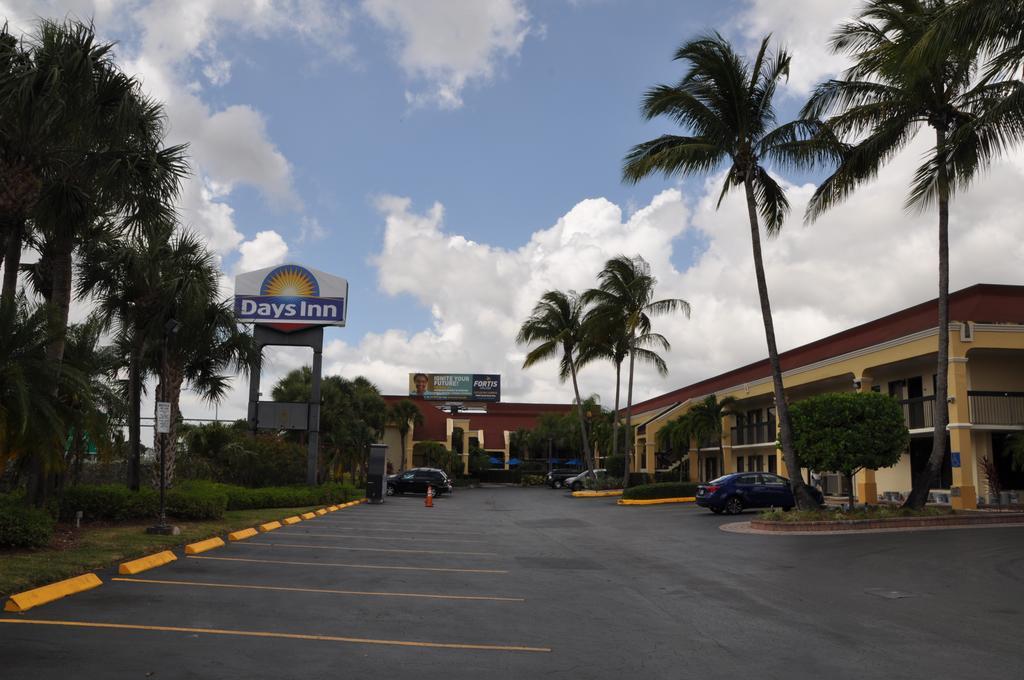 Days Inn By Wyndham Florida City Eksteriør bilde